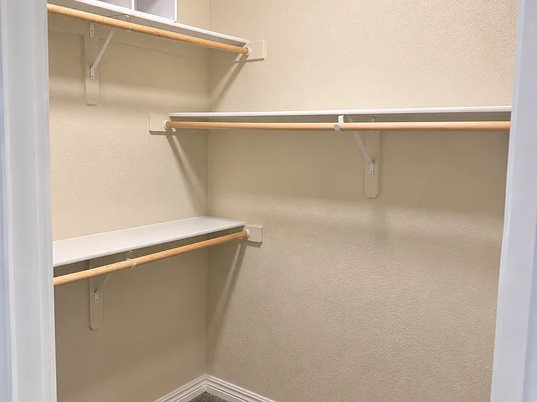 102 E Arvada Dr — Photo 8