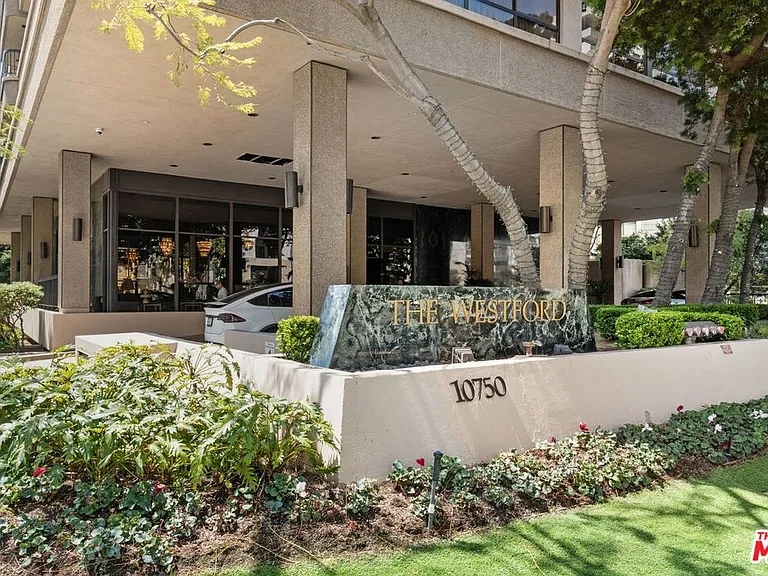 10750 Wilshire Blvd #1501 — Photo 2