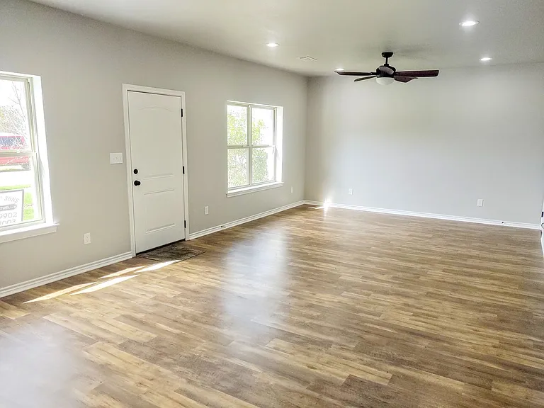 105 Kirkland St — Photo 6