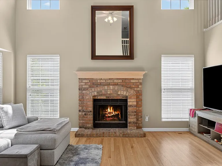 630 Cascade Lake Dr — Photo 2