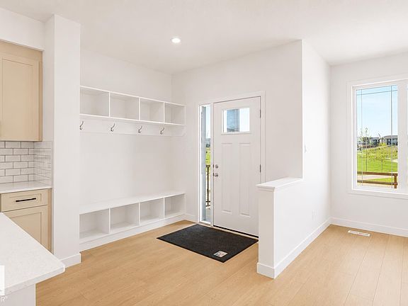 4th image of 17510 5a St NW