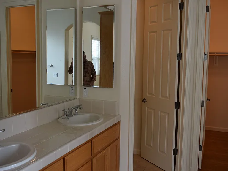 16210 Sheltered Cv E — Photo 21