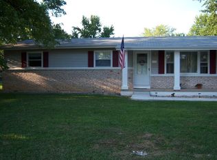 727 E Division St, Altamont, IL 62411