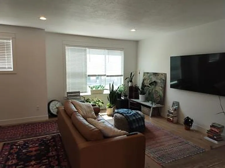 25 E Center St #66 — Photo 4