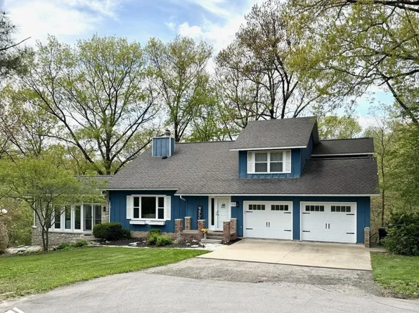 3015 Hickory Ln, Mount Pleasant, IA 52641