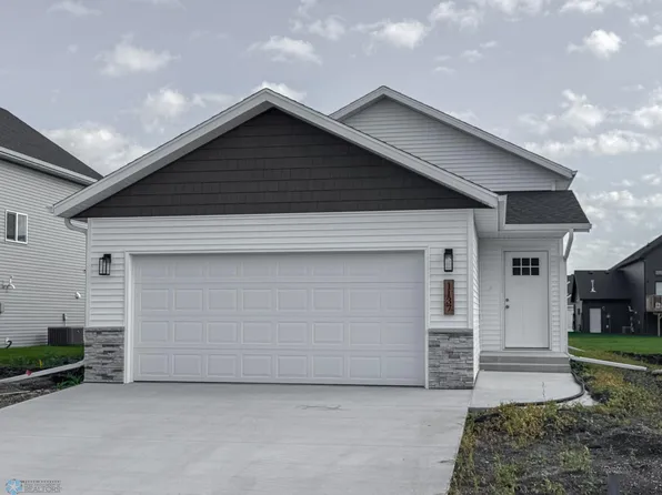 1137 60th Ave W, West Fargo, ND 58078