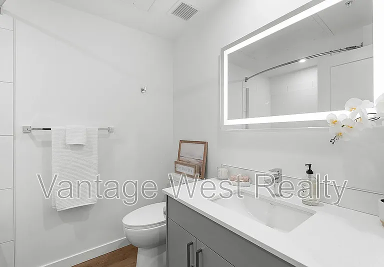 1274 Devonshire Ave #505 — Photo 3