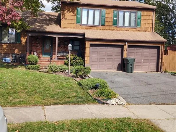 43 Wick Dr, Fords, NJ 08863