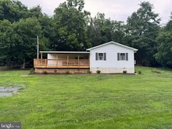 131 Cedar Hill Ln, Clear Brook, VA 22624