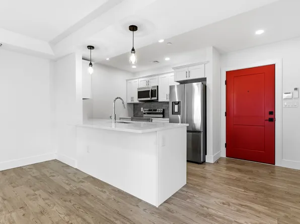 255 Maverick St, Boston, MA