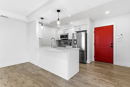 255 Maverick St #203 Photo 1