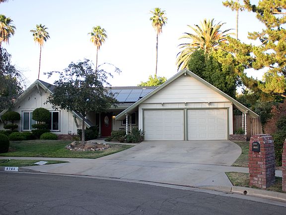 Front Yard from Cul-de-sac