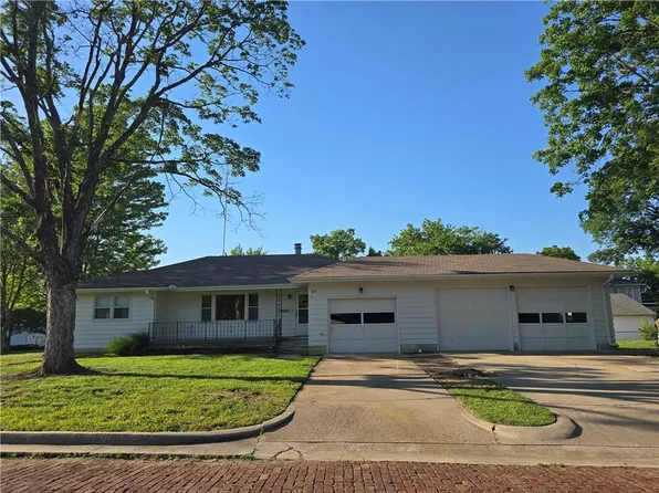 223 W 9th St, Fort Scott, KS 66701