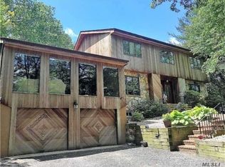 189 Beverly Rd, South Huntington, NY 11746