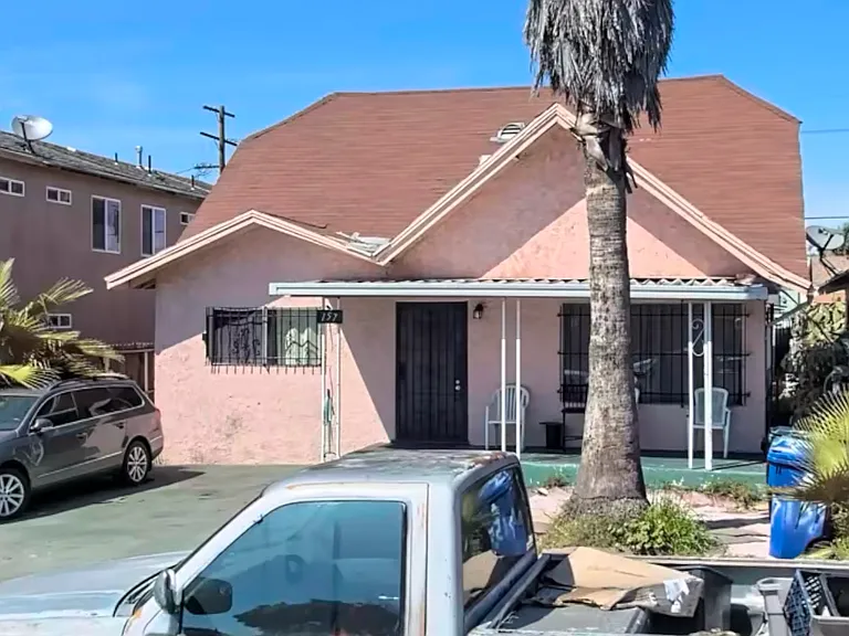 8123 S Figueroa St #9 — Photo 2