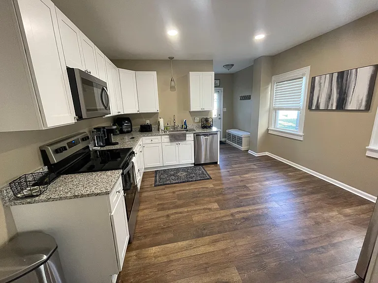 211 Herman Ave — Photo 14