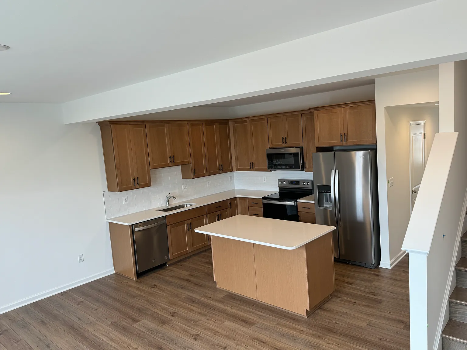 3 bed, 2.5 bath, 1444 sqft, $1,890 — Photo 3