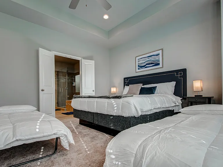 4151 Dupont St — Photo 14