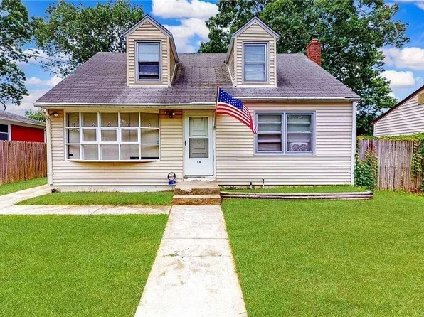 14 Birchwood Drive, Shirley, NY 11967