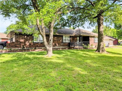 216 SE Noeleen Ln, Lees Summit, MO, 64063