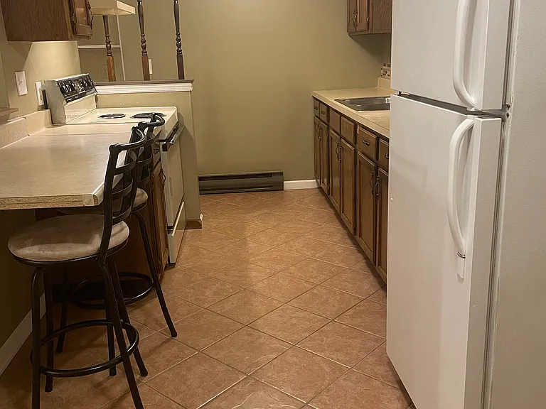 2727 Alder Creek Dr N #2 — Photo 4