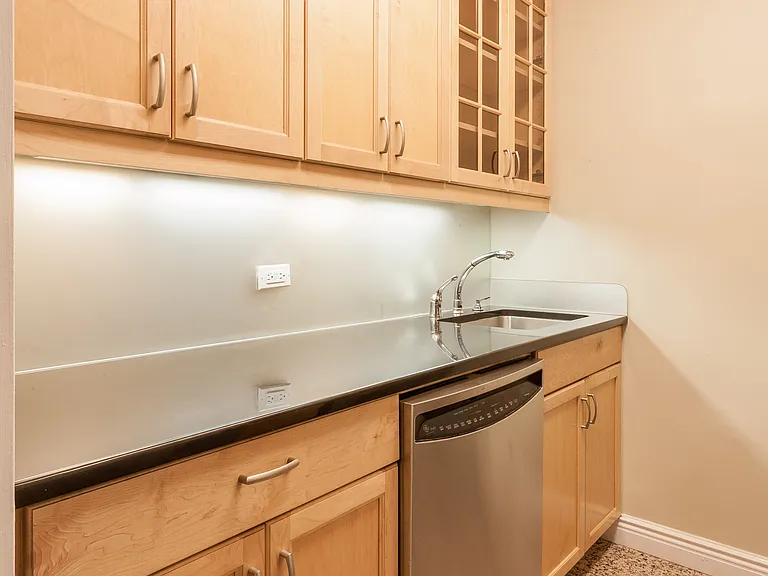 30 W 63rd St #20B — Photo 3