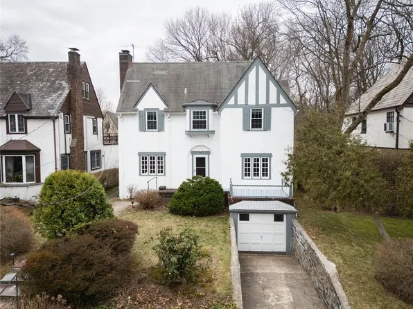 60 Parkway E, Mount Vernon, NY 10552