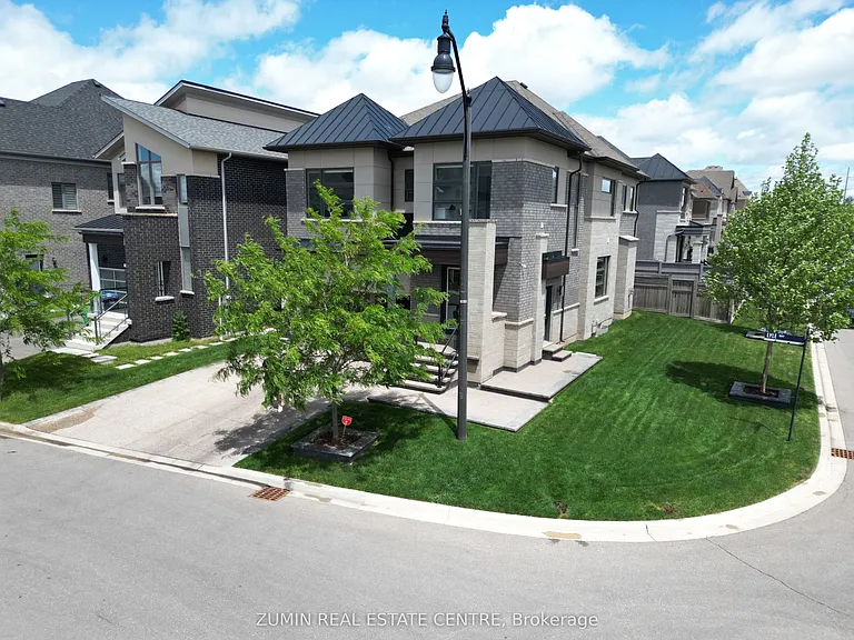 39 Lyle Way — Photo 2