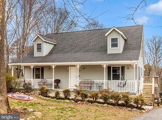 215 Regal Dr, Falling Waters, WV 25419