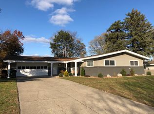 8573 Walnut Hl, Shelby Township, MI 48317