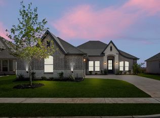 369 Paddle Boat Dr, Granbury, TX 76049