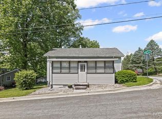 220 Summit Ave, Glen Carbon, IL