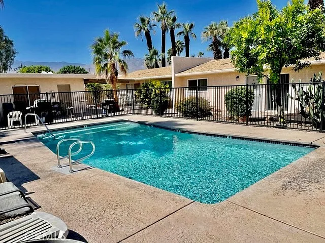 1 bed, 1000 sqft, $1,695 — Photo 2
