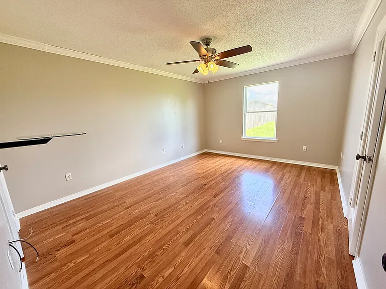 2720 Bayou Black Dr — Photo 10