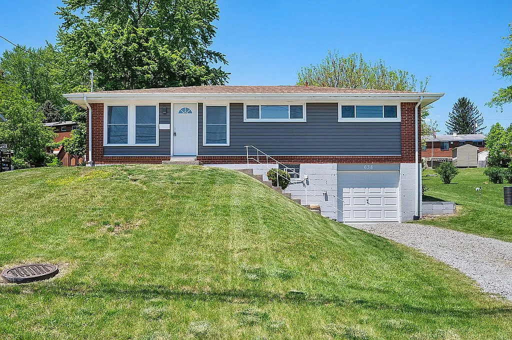 638 Garden City Dr photo 1
