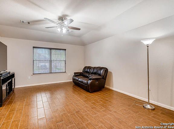 2nd image of 1143 Seven Iron Way