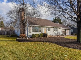 126 S Edgelawn Dr, Aurora, IL 60506