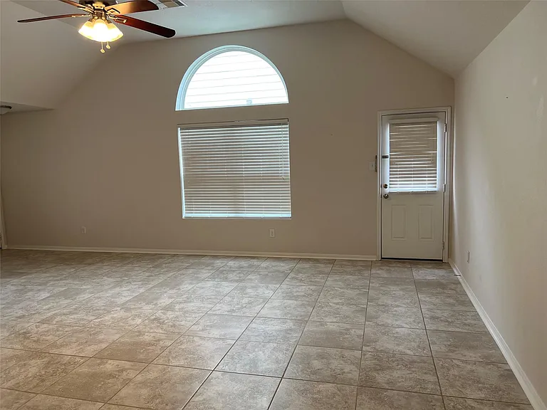 14834 Waverly Hill Ln — Photo 12
