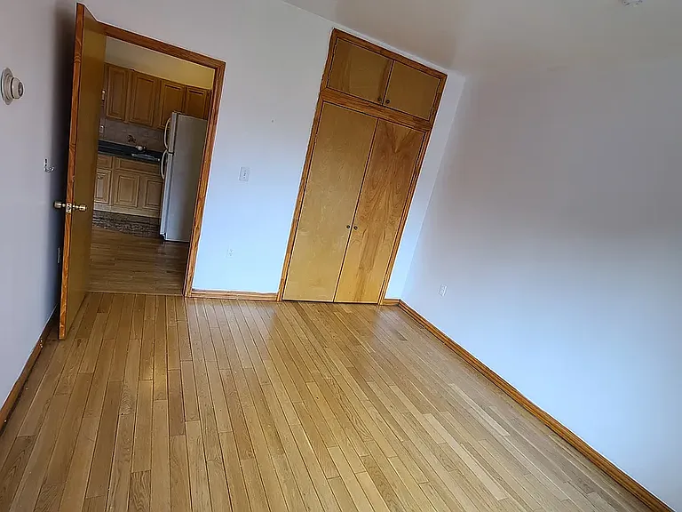 207 Woodpoint Rd #3B — Photo 8