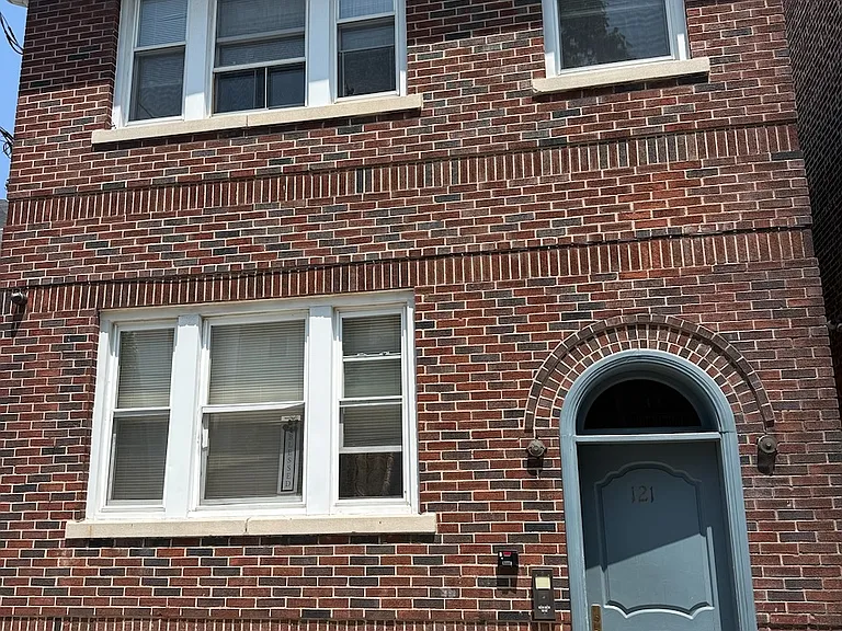 121 6th St #4 — Photo 27