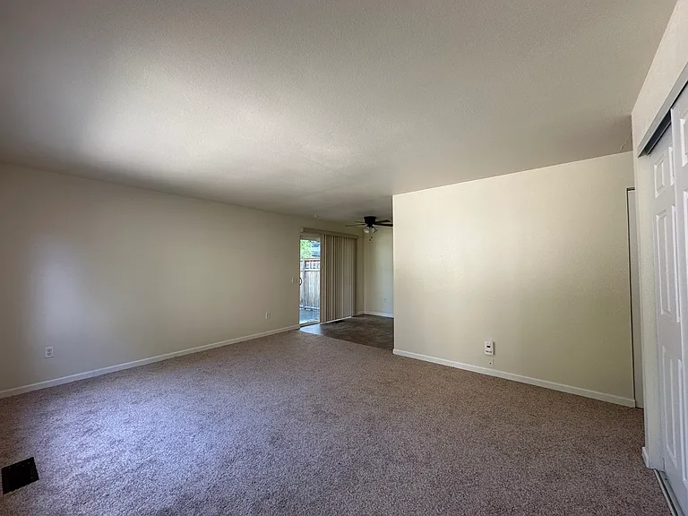 725 143rd Pl SE #725 — Photo 3