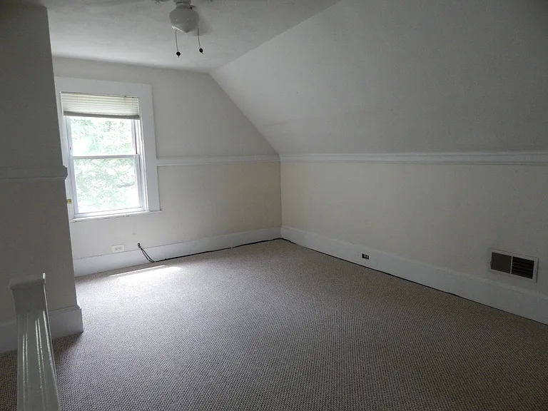 3rd floor bonus room