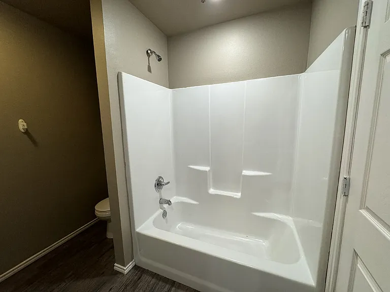 2813 E 2nd St #1 — Photo 6