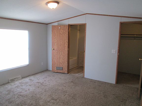 5th image of 1139 Lincoln Ave #40