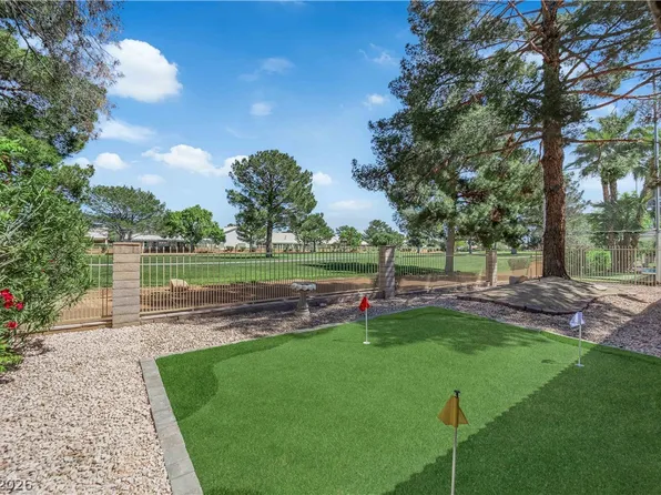 5336 Singing Hills Dr, Las Vegas, NV 89130