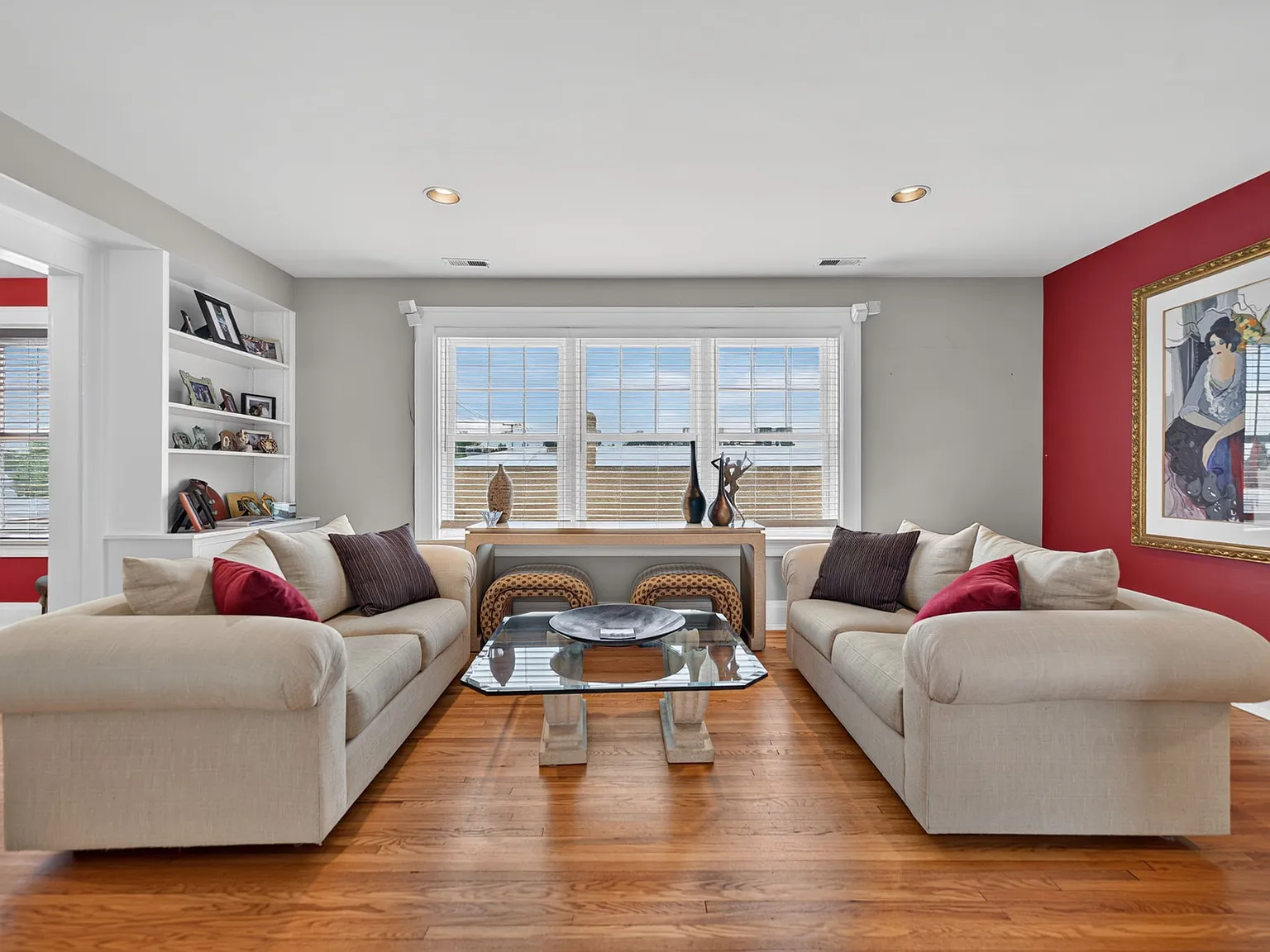 2 bed, 1.5 bath, 2800 sqft, $3,600 — Photo 1