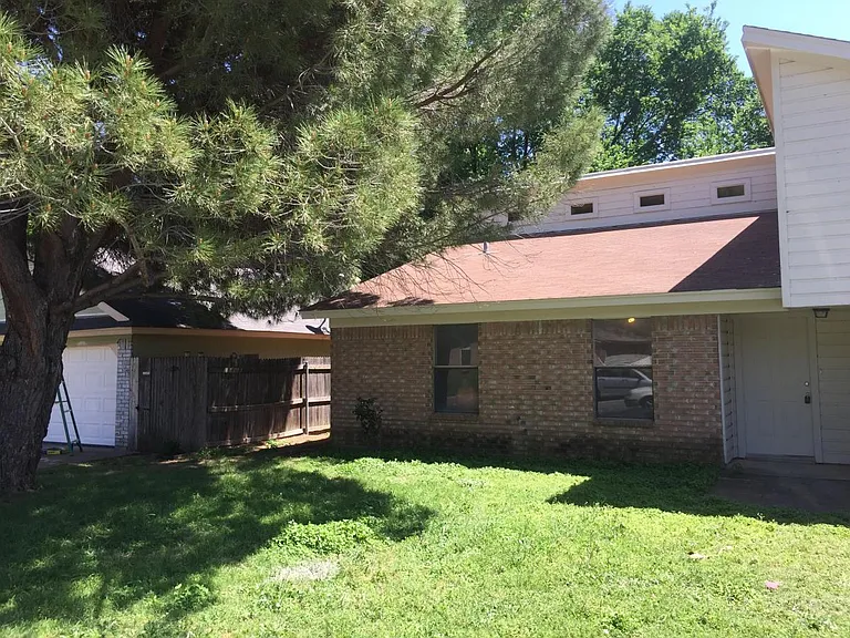 5008 Village Ct — Photo 12
