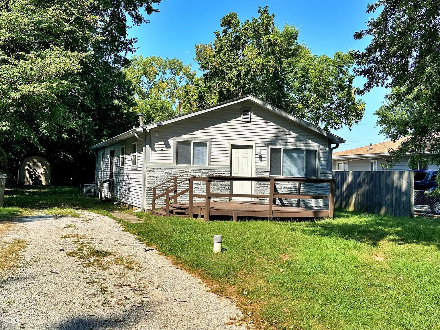 3 bed, 1.0 bath, 1008 sqft, $1,399 — Photo 2