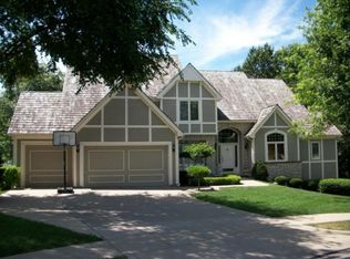 4726 N Hickory Ct, Kansas City, MO 64116