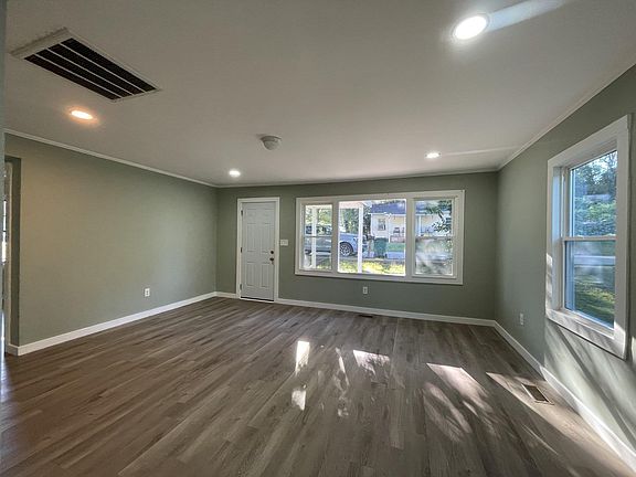 3rd image of 111 Gaffney Ave